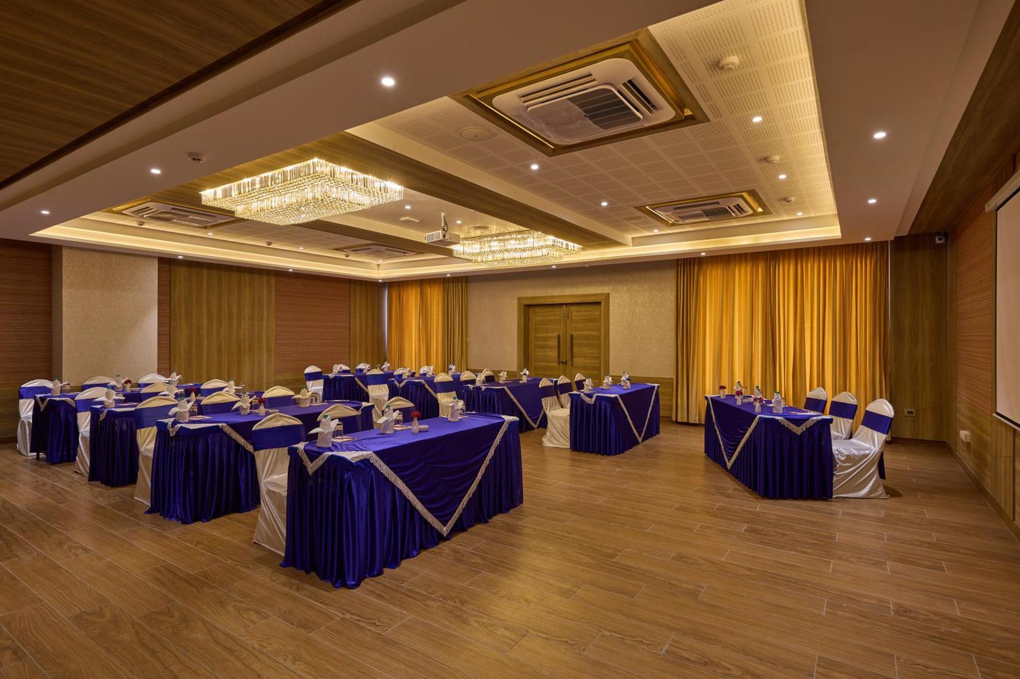 Grand Continent Hosur A Sarovar Portico Affiliate Hotel Εξωτερικό φωτογραφία
