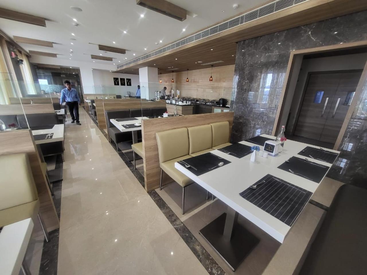 Grand Continent Hosur A Sarovar Portico Affiliate Hotel Εξωτερικό φωτογραφία