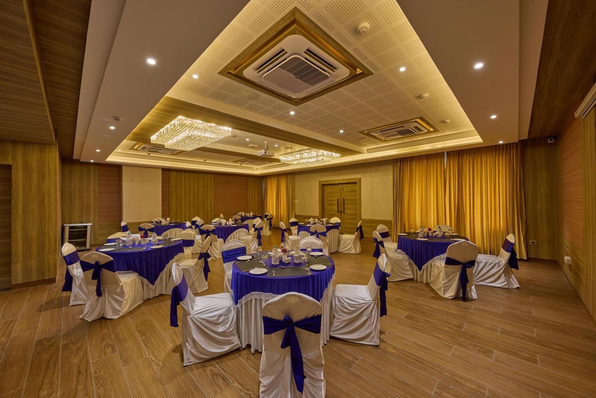 Grand Continent Hosur A Sarovar Portico Affiliate Hotel Εξωτερικό φωτογραφία